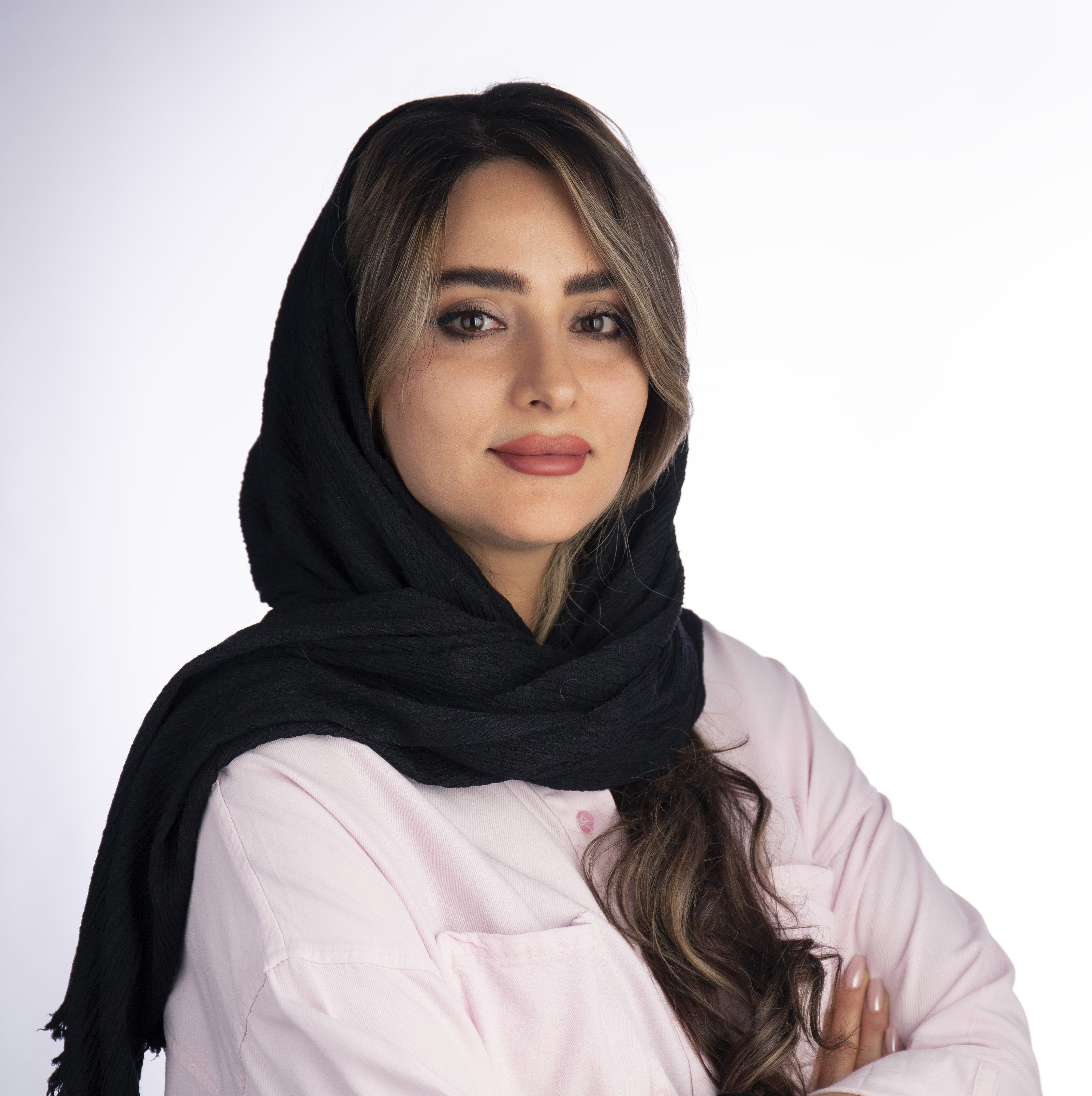 مونا دژبان